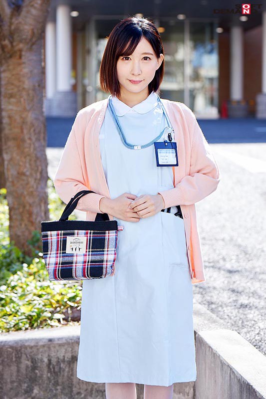 マジックミラー号 「童貞くんのオナニーのお手伝いしてくれませんか…」お昼休憩中のたわわなおっぱいを持つ白衣の巨乳ナースが赤面しつつも童貞くんを筆おろし! サンプル画像 6
